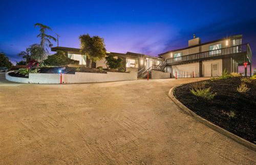 Entire Private Home with 2 Bedrooms 1 Bathroom, Grand View, King Bed, Spacious, Parking, Available Now - Foto 38