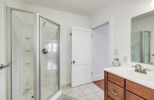Less Than 3 Mi to Dtwn Roanoke Inviting Unit with Balcony - Foto 10