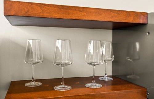 The Urban Loft - Stylish Industrial Living - Foto 21