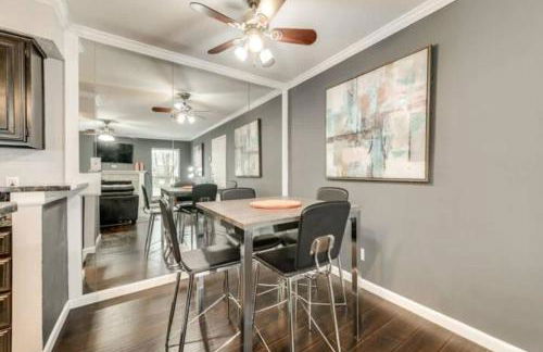 1BD Condo Pool South Irving I40 - Foto 13