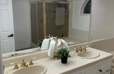 Executive home in a serene park like setting - Foto 22