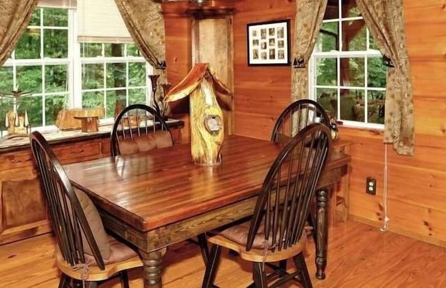 Enchanted - 1 Bedrooms, 1 Baths, Sleeps 2 Cabin by RedAwning - Foto 10