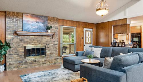 DFW 3BR Luxury Family Escape with Pool and Game Room - Foto 2