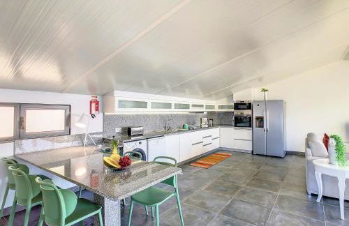 On the Wave by LovelyStay - Photo 11