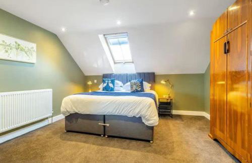 Stunning Barn with Hot Tub on a Secluded Farm - Foto 8