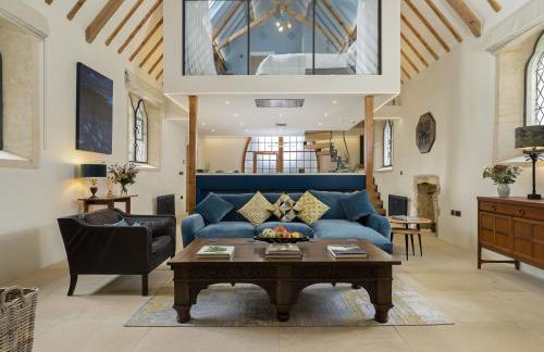 The Old Mission Church - Photo 12