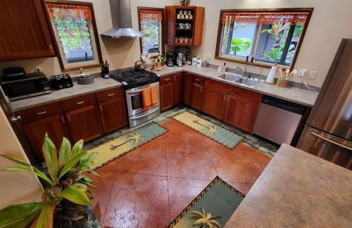 Unique Lava House by steaming crater - Photo 8