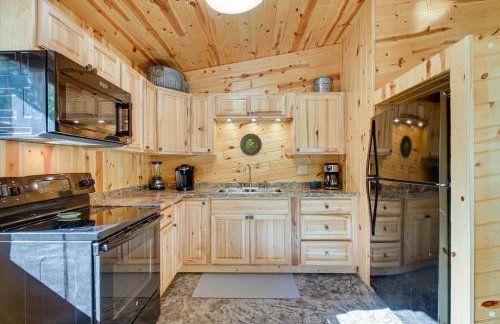 Lakefront Paradise with Private Boat Dock and Patio - Foto 13