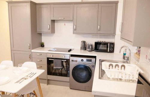 Walnut Luxurious 2-Bedroom with Ensuite - Parking, Netflix, WIFI - Close to Oxford, Bicester & Blenheim Palace - Photo 18