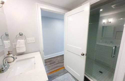 Charming Hyannis 3 Bed 2 Bath - Foto 10