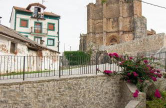 El Patio de Vespasiano-Calera- vistas a la iglesia junto al puerto - Photo 44