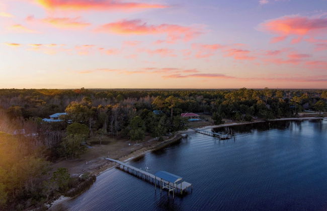 Blackwater Bay Hideaway by Avantstay Waterfront, Pool, Dock, Hot Tub - Photo 30
