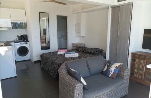 Studio moderne magnifique vue sur mer dans cadre calme et verdoyant - Foto 5