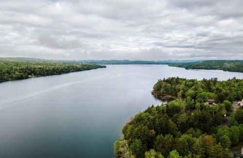 Waterfront Sebec Lake Home with Yard and Fire Pit - Foto 36