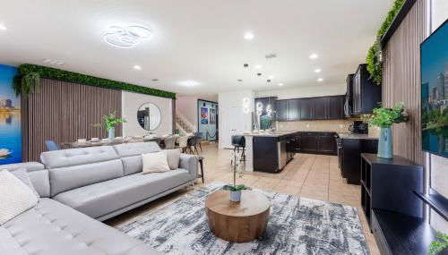 Luxury 8BR Villa with Pool, Spa, Theater & Game Room near Disney - Foto 5