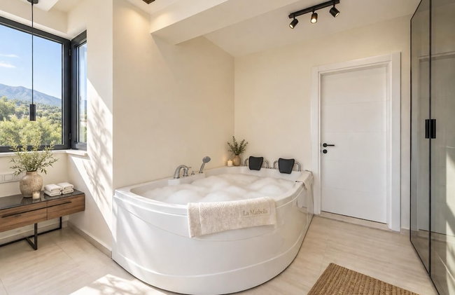 Luxury 4-bed Villa With Private Pool and Jacuzzi - Foto 16