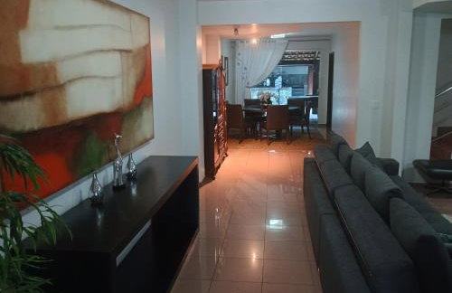 Sobrado luxuoso próximo ao vaca brava - Foto 8