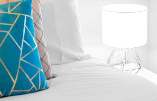 Modern 2 Bed Apartment - 2 Parking Spaces - Sleeps 3 - Netflix 1BS - Foto 23