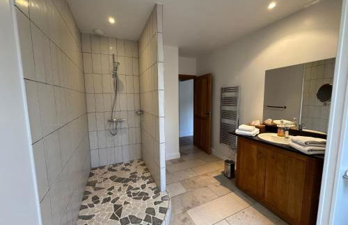 Le Gite de Caroline - Avec Parking Privé - Foto 7