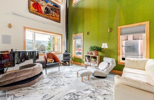 Secluded Private Retreat with Cabin & Vintage Airstream - Foto 45