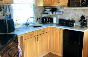 PD Wonderwall Caravan, Direct beach access & Beds made on arrival & GCH - Foto 13