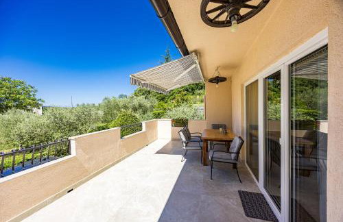 Holiday Home with pool and garden - Photo 12