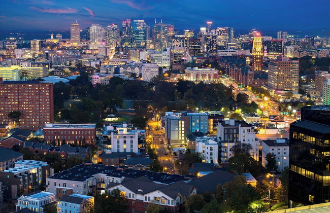 Walkable Midtown Location Modern Amenities, Pool & Gym Anthem by Avantstay - Foto 44