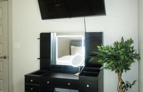 New! The Vibe Med Center Apartments - Central Houston - Photo 14