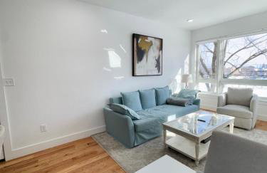 Elegant Retreat Near EWR n NYC - Photo 5