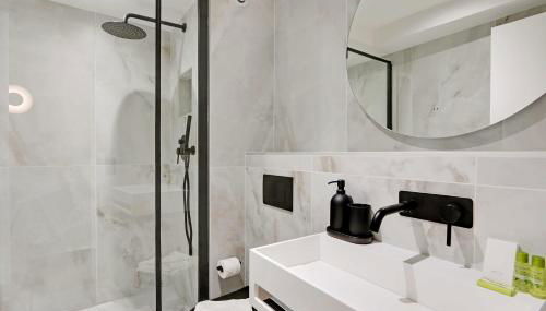 Saint Michel - Notre Dame - Foto 5, Shower