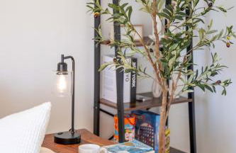 Spacious 5B2B home 5 min to airport with AC, Game Room, WiFi, Parking - Photo 30