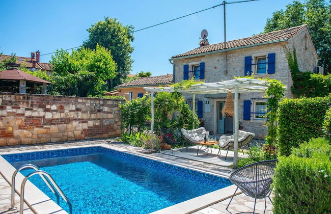 Conventional Holiday Home in Umag With Private Pool - Foto 1