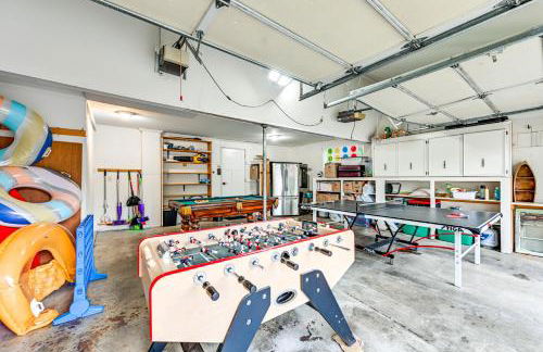 Lakeside Lacey Gem with Sauna and Private Dock - Foto 37