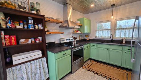 Charming Downtown Bungalow I Explore-Shop-Eat - Foto 2, stove