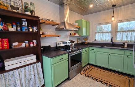 Charming Downtown Bungalow I Explore-Shop-Eat - Foto 2