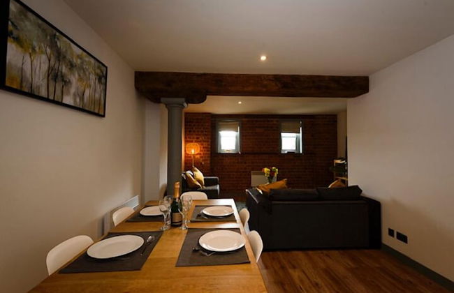 Karah Suites - Gloucester Docks - Photo 22