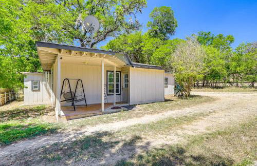 Bandera Carriage House with Medina River Access! - Foto 1