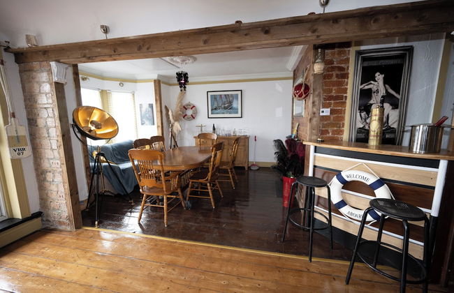 Quirky Apt - Sleeps 6 - Coastal Area - Parking - Foto 10