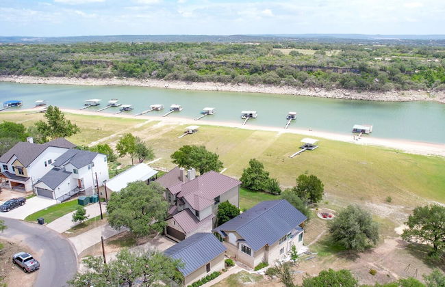 Luxury Lakefront Home-private Dock - Dipping Pool! - Foto 46