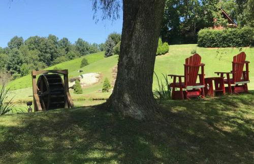 Petting Zoo! Hot Tub, 15 acres, stream & Romance! - Foto 59