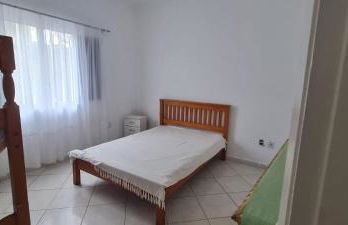 Casa 30 metros da praia com wifi e garagem 6 carros - Photo 3