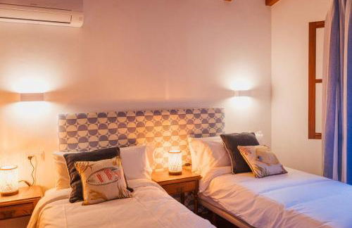 Villa renovada vista al mar y piscina climatizada - Foto 16