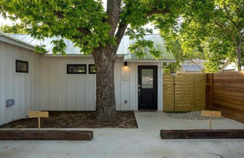 Petit Paradis Studio with hot tub - Photo 49