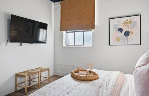 Thought- Adorable 1 BR Apt with Heated Pool - Photo 22