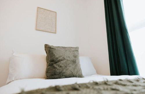 Central 3 Bed Home, Contractors, Garden, Fast WiFi, Smart TV - Foto 28