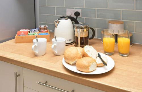 Somerville House by YourStays - 4 Bedroom House in Crewe - Photo 17