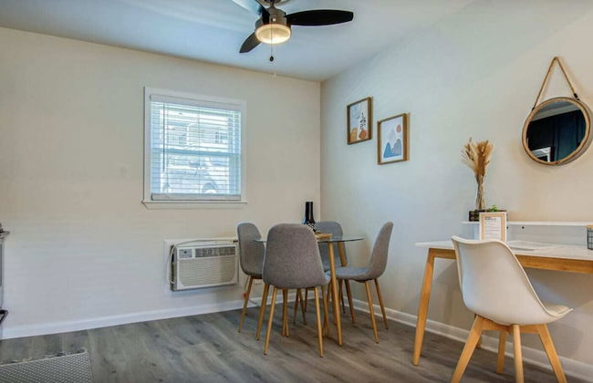 Centrally Located Studio Near Downtown - Photo 6