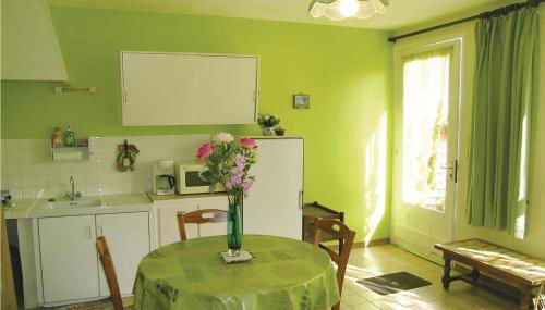 Amazing Home In Quettehou - Foto 5