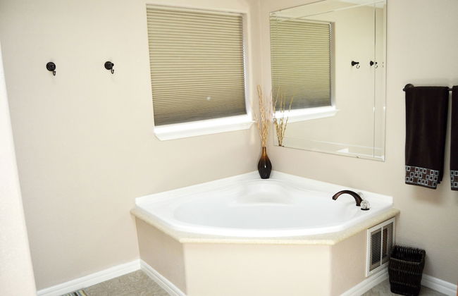 Gorgeous 3BD Havasu Home with Lake View - Foto 17