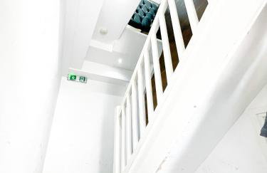 The County Staycation - Photo 17